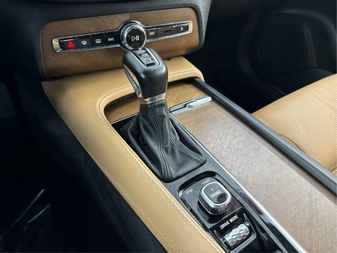 Used 2017 Volvo XC90 T6 Inscription w/ Luxury Package image 48