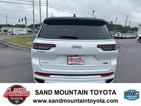 Used 2024 Jeep Grand Cherokee L Summit w/ Luxury Tech Group V image 4