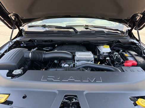 New 2026 RAM 1500 Laramie AWD/4WD image 32
