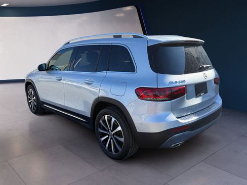 Used 2023 Mercedes-Benz GLB 250 image 3