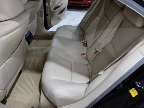 Used 2012 Lexus LS 460 w/ Comfort Pkg RWD image 17