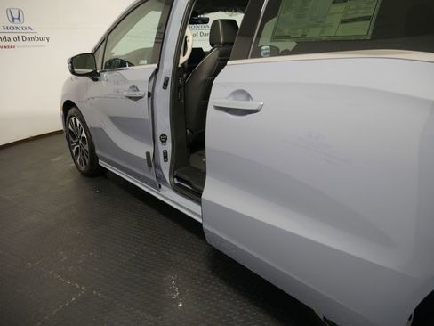 New 2026 Honda Odyssey Elite image 9