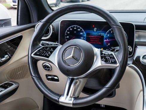 Used 2023 Mercedes-Benz GLC 300 4MATIC image 24