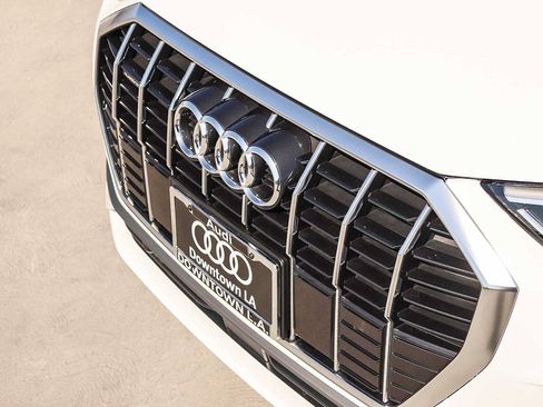 Used 2025 Audi Q3 2.0T Premium w/ Convenience Package AWD/4WD image 8