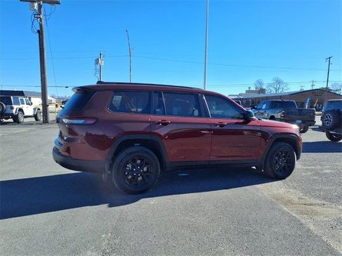 Certified 2025 Jeep Grand Cherokee L Laredo image 22