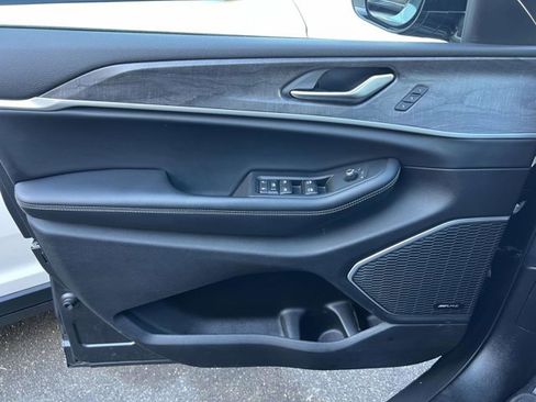 Certified 2021 Jeep Grand Cherokee L Limited image 13