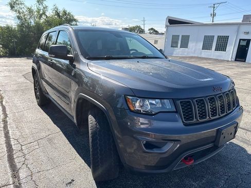 Used 2017 Jeep Grand Cherokee Trailhawk AWD/4WD image 7