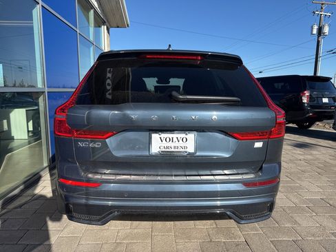 Used 2023 Volvo XC60 T8 Ultimate image 5