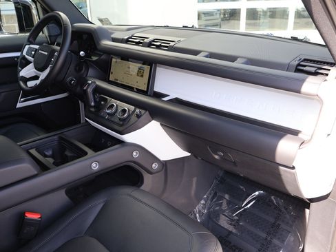 Used 2024 Land Rover Defender 110 S AWD/4WD image 34