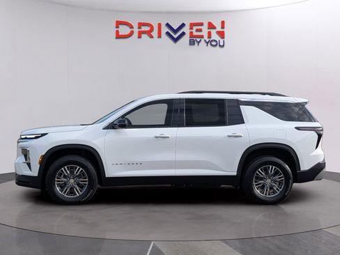 New 2026 Chevrolet Traverse RS FWD image 2