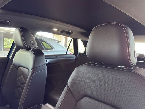 New 2026 Volkswagen Atlas Cross Sport SE image 11