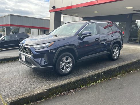 Certified 2025 Toyota RAV4 XLE AWD/4WD image 5