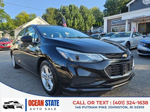 Used 2017 Chevrolet Cruze LT w/ Sun And Sound Package FWD image 7