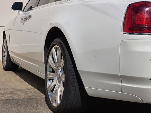 Used 2016 Rolls-Royce Ghost image 39