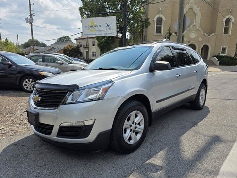 Used 2016 Chevrolet Traverse LS AWD/4WD image 1