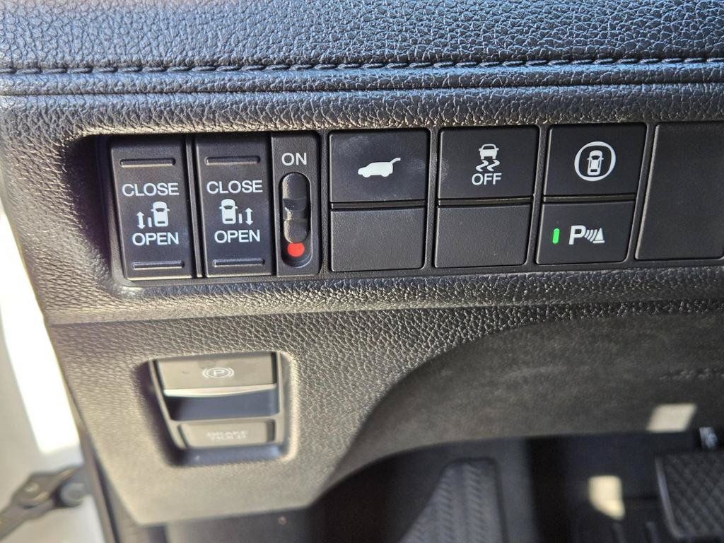 Used 2024 Honda Odyssey Elite image 23