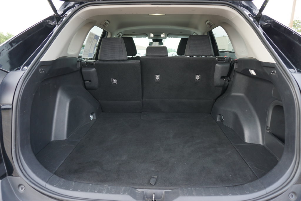 Used 2023 Toyota RAV4 LE AWD/4WD image 10