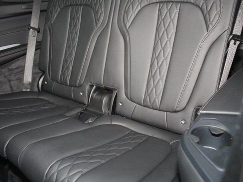 Used 2025 BMW X7 xDrive40i w/ Executive Package image 28