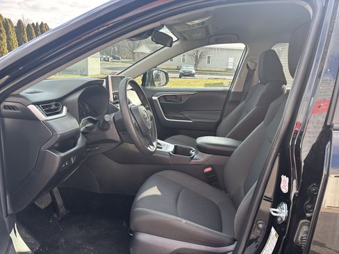 Used 2025 Toyota RAV4 LE image 13