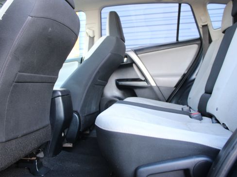 Used 2017 Toyota RAV4 XLE image 33