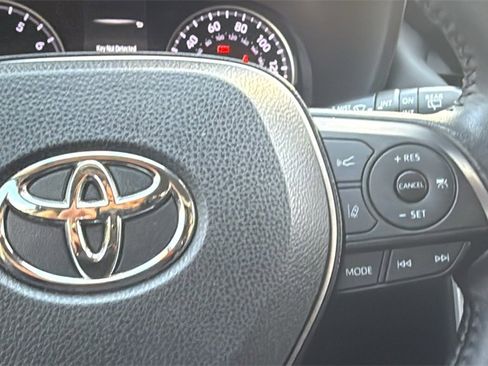 Used 2021 Toyota RAV4 XLE Premium w/ Carpet Mat Package (TMS) image 24