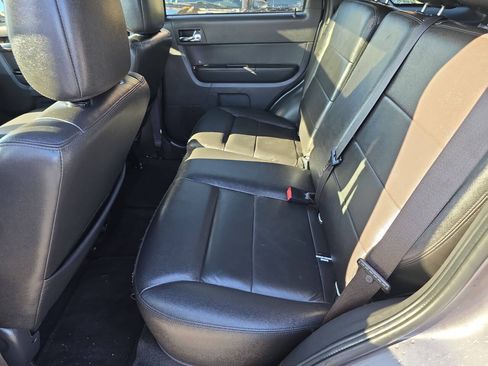 Used 2010 Ford Escape Limited FWD image 23