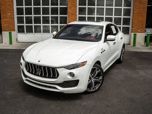 Used 2023 Maserati Levante GT AWD/4WD image 2