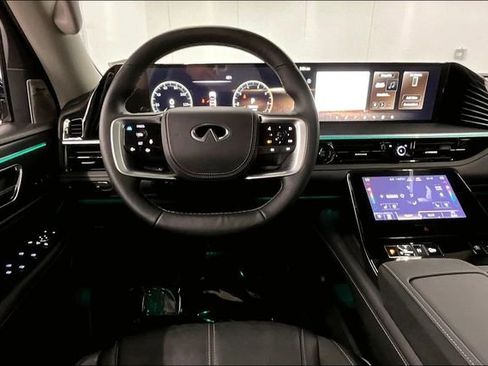 Used 2025 INFINITI QX80 Sensory image 6