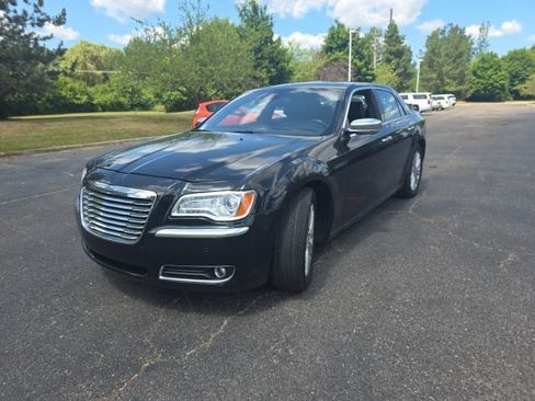Used 2013 Chrysler 300 C w/ Harman Kardon Audio Group AWD/4WD image 3