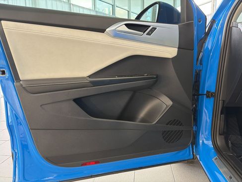 Used 2025 Volkswagen Taos SE FWD image 21