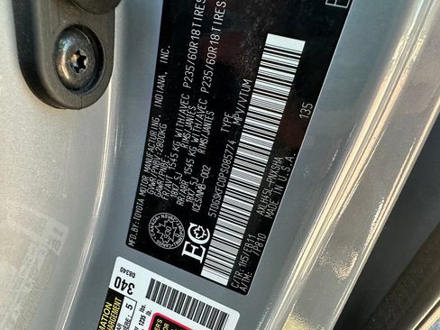 Used 2023 Toyota Sienna XSE AWD/4WD image 9