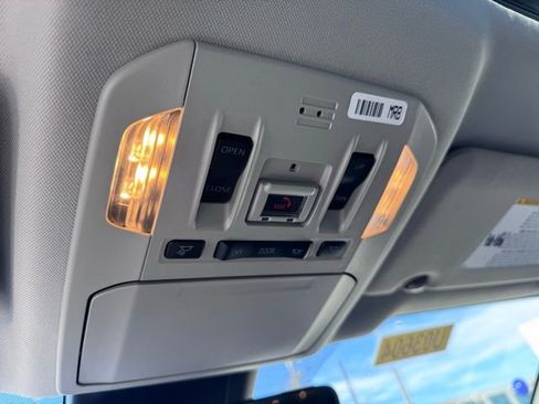 Used 2022 Toyota Highlander XLE image 24