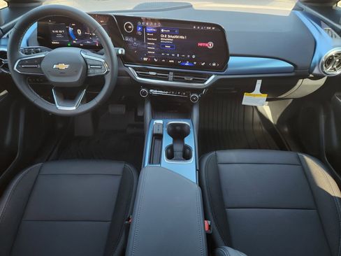 New 2026 Chevrolet Equinox EV LT image 18