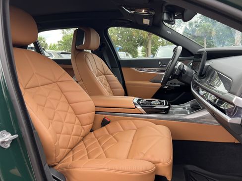 Used 2024 BMW 740i RWD image 33