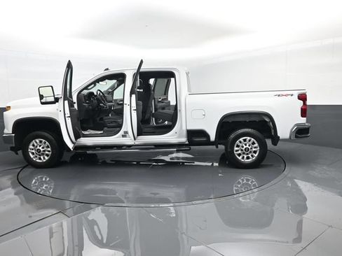Used 2025 Chevrolet Silverado 2500 LT w/ Convenience Package AWD/4WD image 31