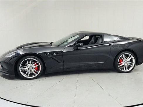 Used 2015 Chevrolet Corvette Stingray w/ 3LT Preferred Equipment Group image 2