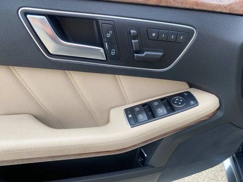 Used 2013 Mercedes-Benz E 350 4MATIC Wagon image 9