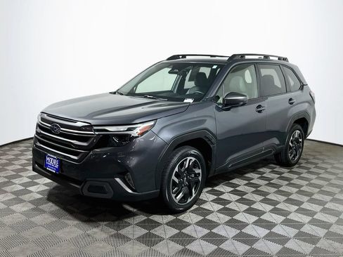 Used 2025 Subaru Forester Limited AWD/4WD image 3