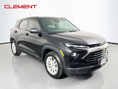Used 2025 Chevrolet TrailBlazer LS FWD image 4