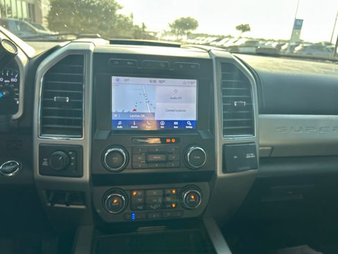 Used 2021 Ford F250 Lariat w/ Tremor Off-Road Package AWD/4WD image 18
