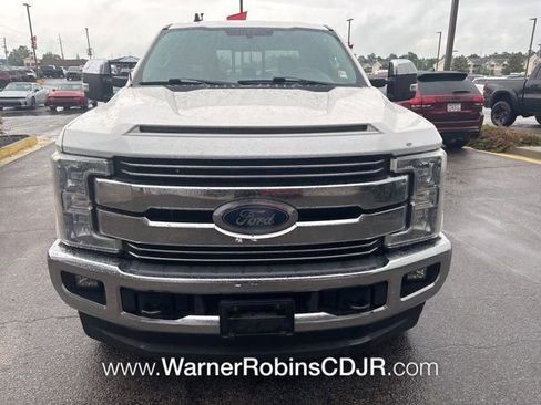 Used 2019 Ford F250 Lariat w/ Lariat Value Package AWD/4WD image 2