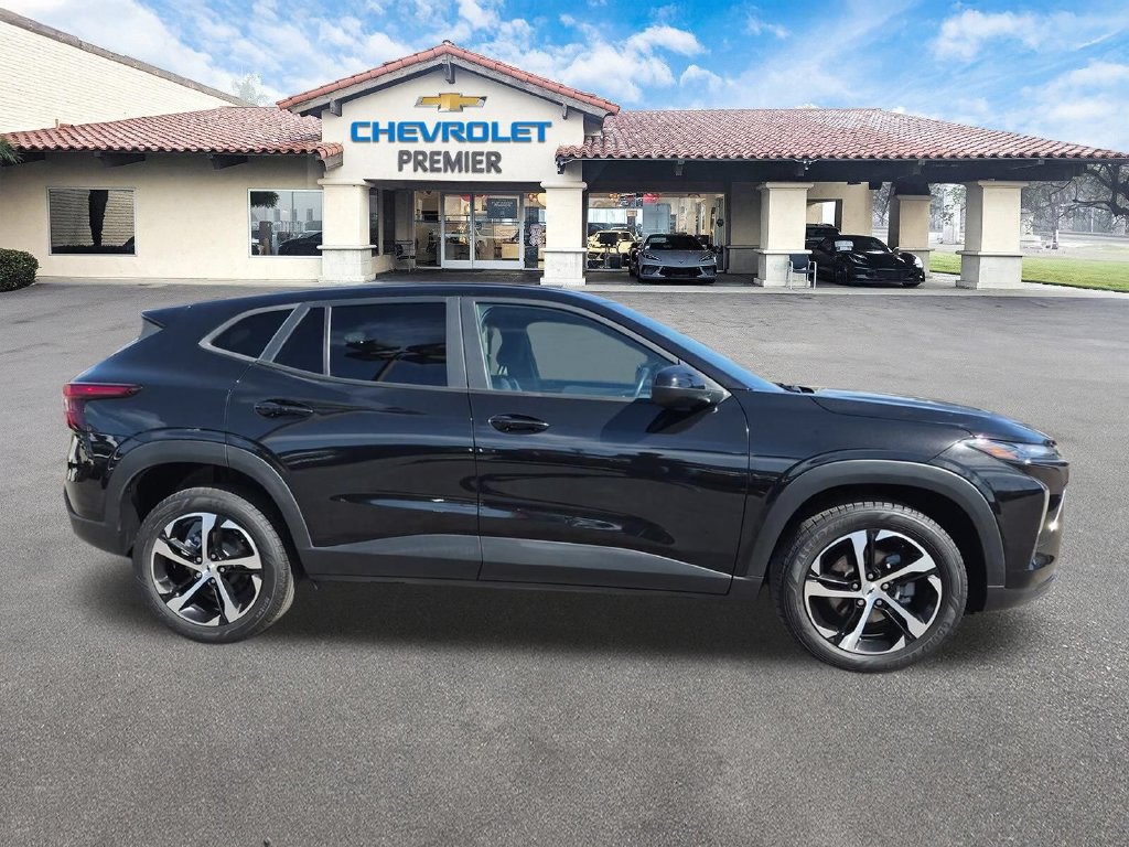 Used 2024 Chevrolet Trax RS FWD image 9