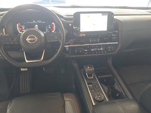 Used 2023 Nissan Pathfinder Platinum w/ Cargo Package AWD/4WD image 8