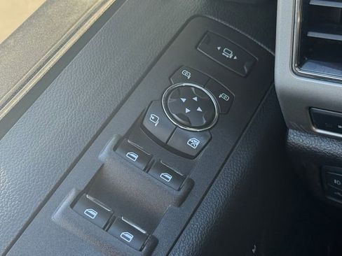 Used 2020 Ford F350 Lariat w/ Lariat Ultimate Package image 25