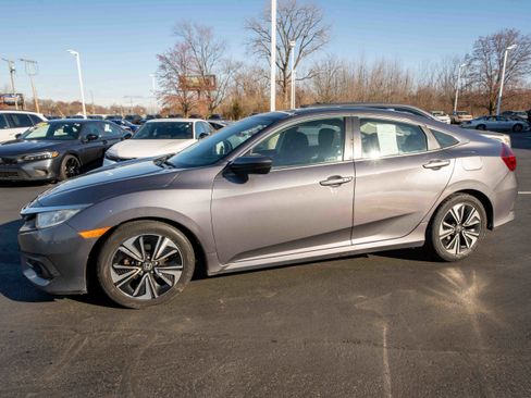 Used 2017 Honda Civic EX-T image 3