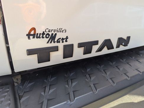 Used 2018 Nissan Titan Platinum Reserve w/ Platinum Utility Package AWD/4WD image 27