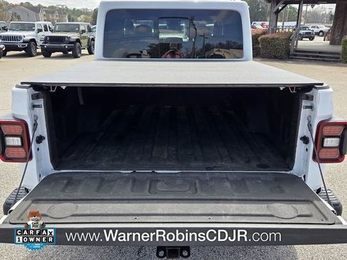 Used 2025 Jeep Gladiator Rubicon w/ Convenience Group image 11