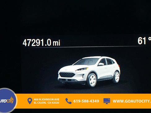 Used 2022 Ford Escape SE image 2