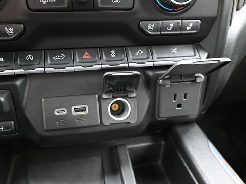 Used 2020 Chevrolet Silverado 1500 High Country image 17