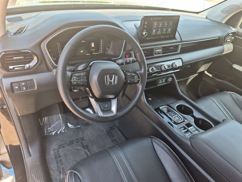 Used 2025 Honda Pilot Elite image 10